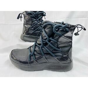 RARE Nike AO0355-002 Tanjun Triple Black Womens Hi Top Snow Boots Shoes Size 8